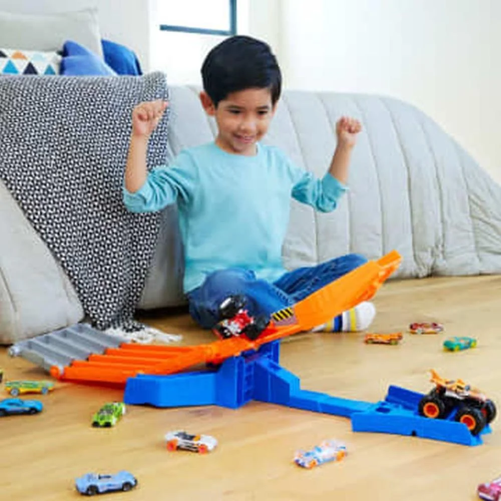 Hot Wheels Monster Trucks Corrida De Destruicao Mattel - imagem 3