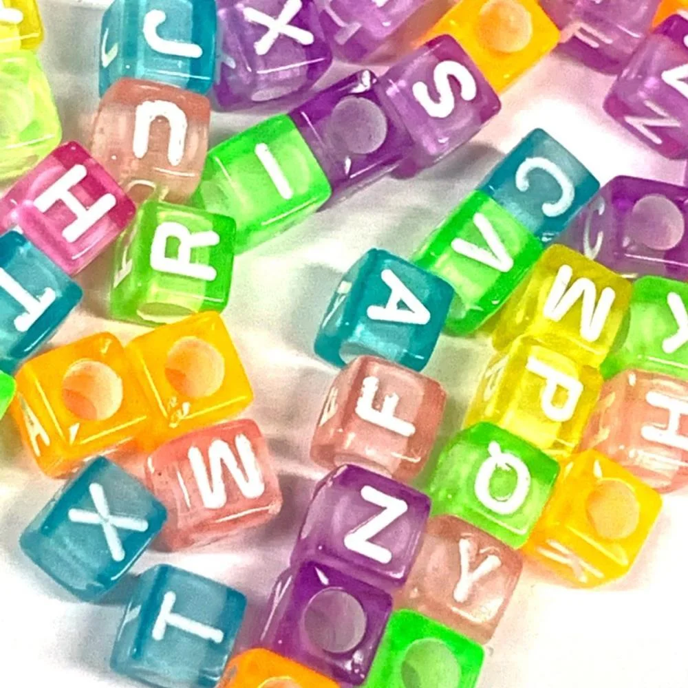 Micanga Conta Dado Letras 6X6Mm 25G Tp Kit (Pacote) - imagem 4